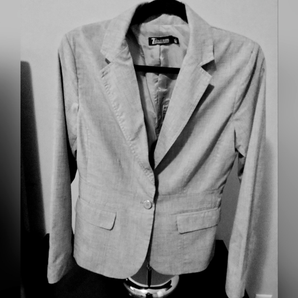 New York & Company Blazer. Size 6.